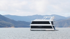 Incredible house-boat in Australia