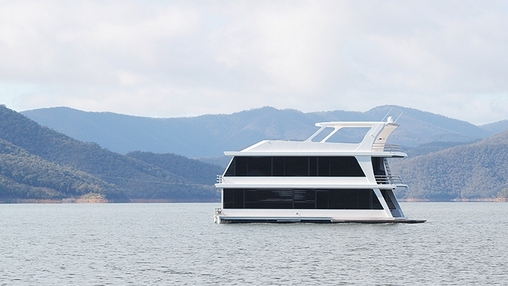 Incredible house-boat in Australia