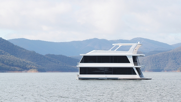 Incredible house-boat in Australia